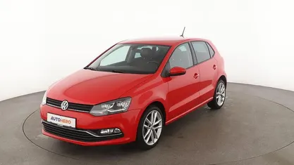 Rot Gebraucht 2015 VW Polo Highline Limousine | 10.090 € (Fairer Preis)