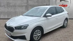 Weiß Gebraucht 2023 Skoda Fabia Ambition Limousine | 17.990 € (Guter Preis)