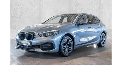 Gebraucht BMW 118 Sport Line 150 PS (110 kW) 2023 Grau Kleinwagen