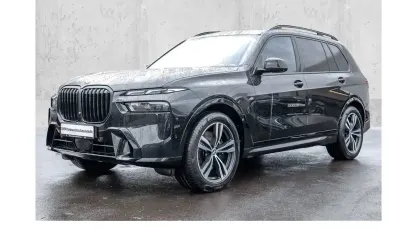 Gebraucht BMW X7 M Sport 352 PS (258 kW) 2023 Schwarz SUV