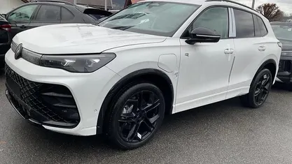 Gebraucht VW Tiguan R-line 272 PS (200 kW) 2026 SUV