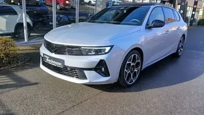 Usata Opel Astra Ultimate 130 CV (95 kW) 2024 Argento Station wagon