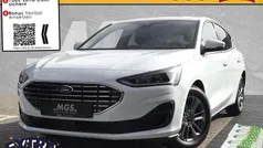 Frozen white Gebraucht 2023 Ford Focus Titanium Limousine | 20.870 € (Fairer Preis)