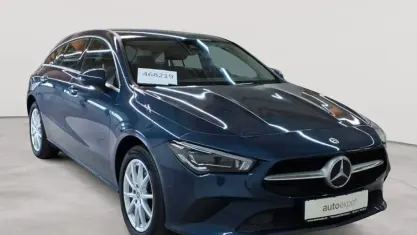 Gebraucht Mercedes CLA250e Shooting Brake 218 PS (160 kW) 2021 Denimblau metallic Kombi