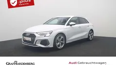 Gletscherweiß metallic Gebraucht 2024 Audi A3 Sportback S-Line Limousine | 35.980 € (Fairer Preis)