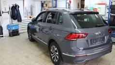 Grau (delfingrau metallic) Gebraucht 2021 VW Tiguan Active SUV | 27.476 € (Superpreis)