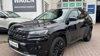 Schwarz Gebraucht 2023 Jeep Compass Altitude SUV | 25.890 € (Guter Preis)