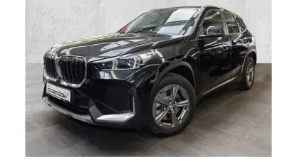 Gebraucht BMW X1 197 PS (144 kW) 2023 Saphirschwarz SUV