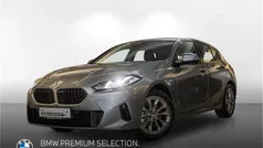 Grau Gebraucht 2024 BMW 120 Kleinwagen | 31.900 € (Fairer Preis)