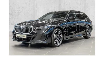 Gebraucht BMW 520 M Sport 197 PS (144 kW) 2025 Schwarz Kombi