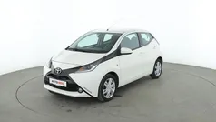 Weiß Gebraucht 2018 Toyota Aygo X-play Kleinwagen | 8.090 € (Fairer Preis)