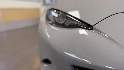 Neu Mazda MX5 Homura-Line 132 PS (97 kW) 2025 Grau Cabrio