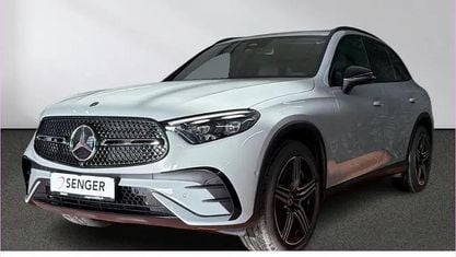Używany Mercedes GLC220 AMG 197 KM (144 kW) 2026 Biały