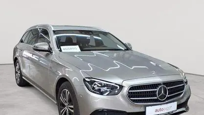 Gebraucht Mercedes E220 Avantgarde 200 PS (147 kW) 2023 Mojavesilber metallic Kombi