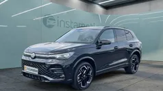 Schwarz Gebraucht 2024 VW Tiguan R-line SUV | 48.695 € (Superpreis)