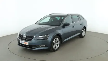 Gebraucht Skoda Superb Style 150 PS (110 kW) 2019 Grau Kombi