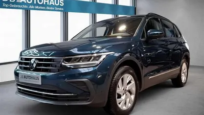 Gebraucht VW Tiguan Life 150 PS (110 kW) 2022 Blau SUV