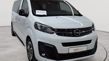 Jade weiß Gebraucht 2022 Opel Zafira Tourer Van / Kleinbus | 31.990 € (Fairer Preis)