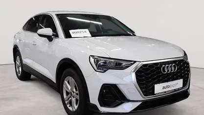 Gletscherweiß metallic Gebraucht 2024 Audi Q3 Sportback SUV | 32.790 € (Superpreis)