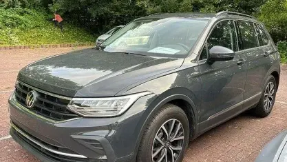 Gebraucht VW Tiguan Life 150 PS (110 kW) 2022 Grau SUV