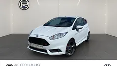 Weiß Gebraucht 2016 Ford Fiesta ST Kleinwagen | 11.480 € (Fairer Preis)