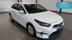 Weiß Gebraucht 2022 Kia Ceed Edition 7 Limousine | 15.990 € (Fairer Preis)