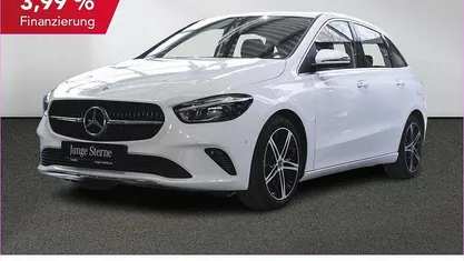 Gebraucht Mercedes B200 Progressive 163 PS (119 kW) 2025 Weiß Van / Kleinbus