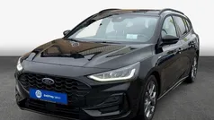 Schwarz Gebraucht 2023 Ford Focus ST-Line X Kombi | 23.550 € (Fairer Preis)