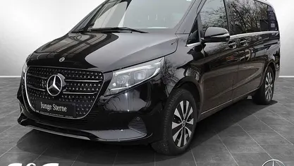 Obsidianschwarz Gebraucht 2024 Mercedes V300 Avantgarde Van / Kleinbus | 67.400 €