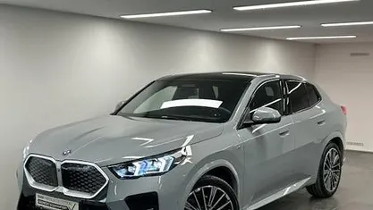 Grau Gebraucht 2025 BMW iX2 Comfort Edition SUV | 55.490 €
