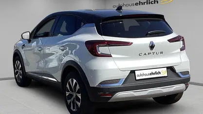 Perlmuttweiß /dach blackpearl schwarz Gebraucht 2024 Renault Captur Techno SUV | 25.890 € (Fairer Preis)