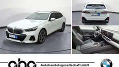 Weiß Gebraucht 2024 BMW 520 M Sport Kombi | 49.930 € (Fairer Preis)
