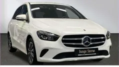 Weiß Gebraucht 2022 Mercedes B180 Style Van / Kleinbus | 22.440 € (Fairer Preis)