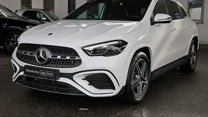 Unilack polarweiß Gebraucht 2024 Mercedes GLA220 AMG SUV | 43.990 € (Guter Preis)
