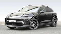 Tiefschwarzmetallic Gebraucht 2024 Porsche Macan SUV | 91.900 € (Fairer Preis)