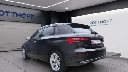 Gebraucht Audi A3 Advanced 150 PS (110 kW) 2021 Mythosschwarz metallic Limousine