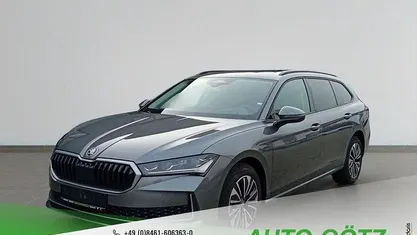Grau Gebraucht 2025 Skoda Superb Selection Kombi | 42.890 € (Superpreis)