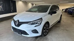 Weiß Gebraucht 2023 Renault Clio V Evolution Limousine | 15.490 € (Fairer Preis)