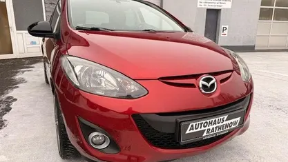 Gebraucht Mazda 2 Kenko 84 PS (61 kW) 2013 Rot Kleinwagen