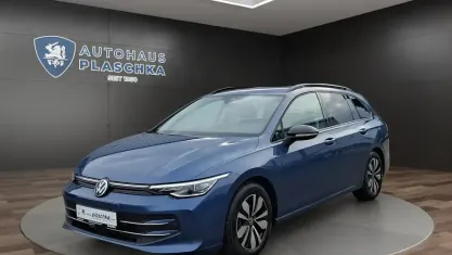 Gebraucht VW Golf VIII Goal 150 PS (110 kW) 2025 Anemonenblau Kombi