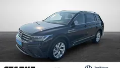 Deep black perleffekt Gebraucht 2024 VW Tiguan Allspace Life SUV | 37.540 € (Fairer Preis)