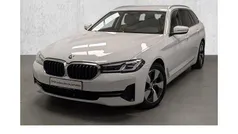 Weiß Gebraucht 2023 BMW 520 Sport Line Kombi | 29.970 € (Fairer Preis)