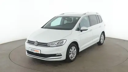 Weiß Gebraucht 2024 VW Touran Highline Van / Kleinbus | 31.460 € (Fairer Preis)