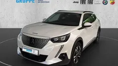 Weiß Gebraucht 2021 Peugeot e-2008 Allure SUV | 16.890 € (Fairer Preis)