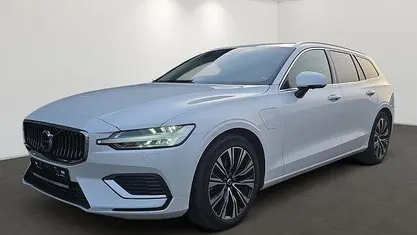 Gebraucht Volvo V60 Plus 398 PS (292 kW) 2022 Purple (crystal white pearleffect) Kombi