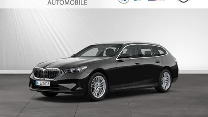 Gebraucht BMW 540 Comfort Edition 303 PS (222 kW) 2025 Saphirschwarz metallic Kombi