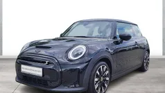 Schwarz Gebraucht 2022 Mini Cooper SE Hatch Kleinwagen | 19.790 € (Fairer Preis)