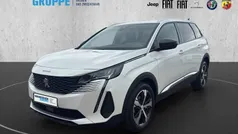 Weißschwarz Gebraucht 2023 Peugeot 5008 Allure Van / Kleinbus | 31.990 € (Fairer Preis)