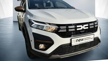Gebraucht Dacia Jogger Extreme 141 PS (103 kW) 2023 Arktisweiss (weiß) Van / Kleinbus
