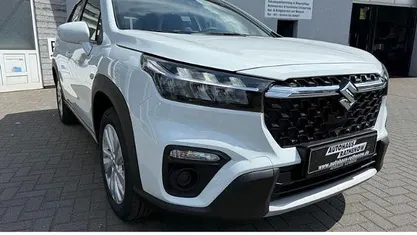Neu Suzuki SX4 S-Cross 129 PS (94 kW) 2025 Weiß SUV